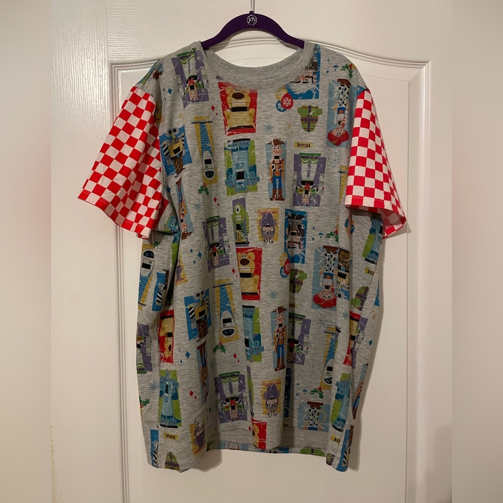 DISNEY/PIXAR Shirt With Character Charm XL